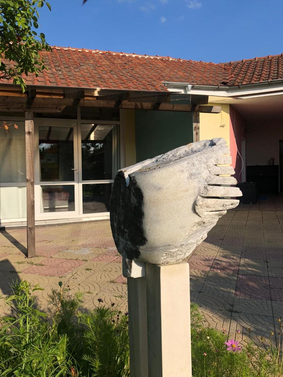 Galeria In The Garden Otel Filibe Dış mekan fotoğraf