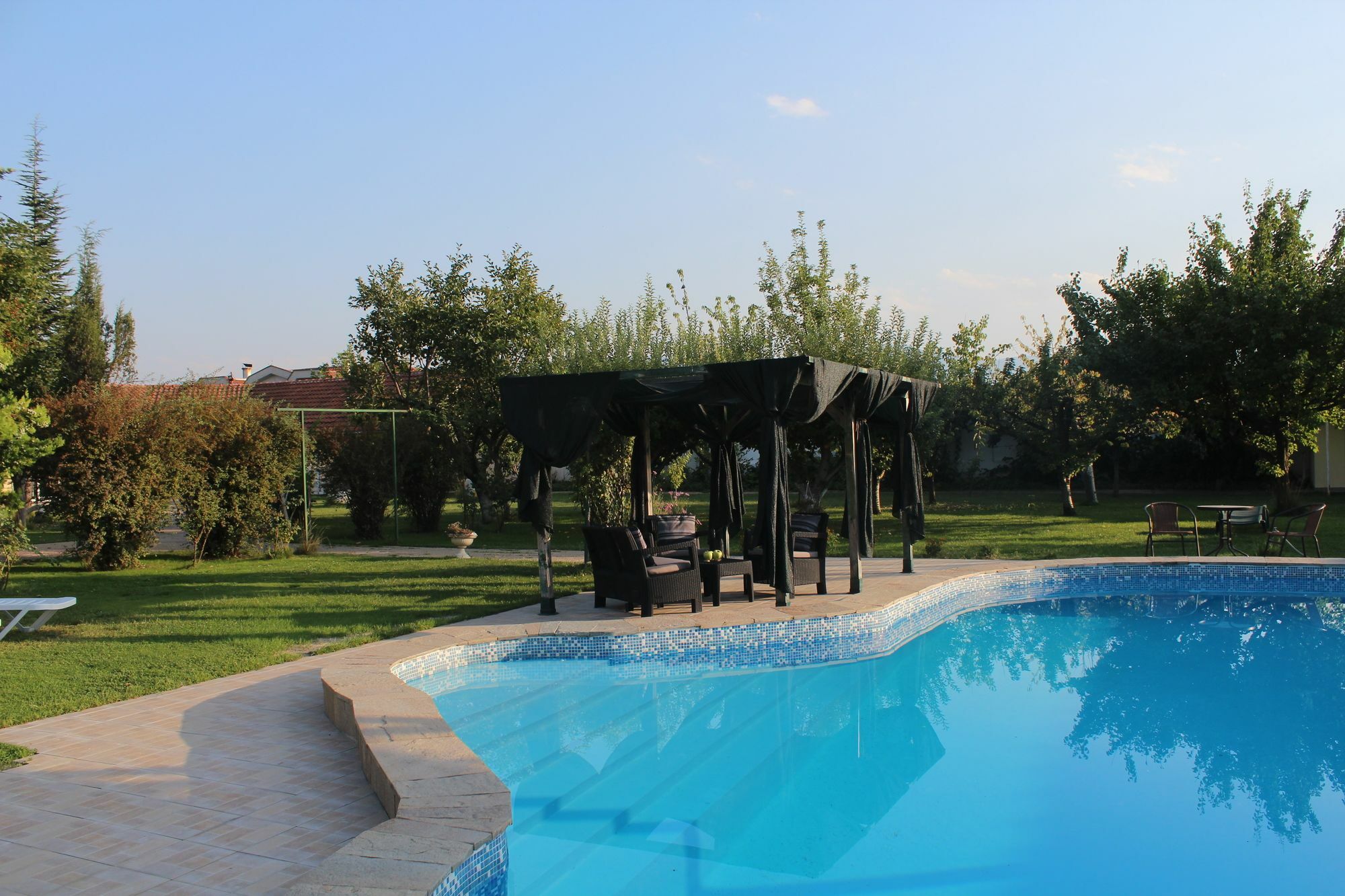 Galeria In The Garden Otel Filibe Dış mekan fotoğraf